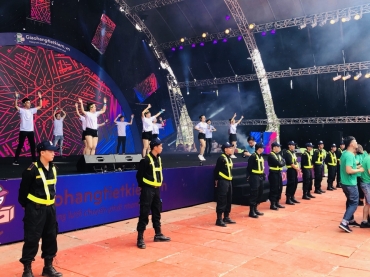 Dịch vụ bảo vệ ngày và đêm chuyên nghiệp/thịnh hưng long